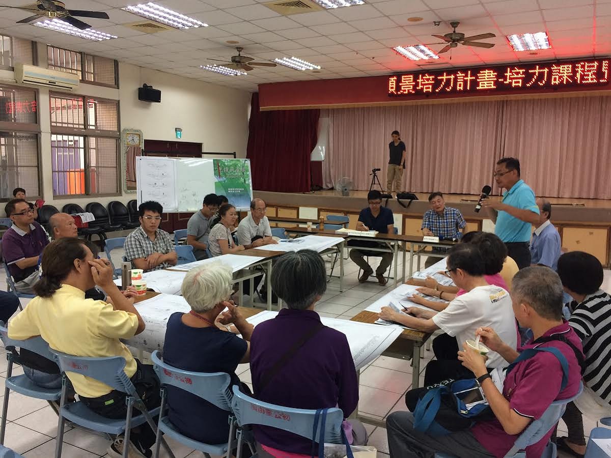 台中市正推動葫蘆墩圳掀蓋計畫，長達1.2公里掀的蓋工程，7月底將動土，台中市水利局透過「葫蘆墩圳水環境願景培力計畫」，與在地鄉親溝通討論，盼設計出符合眾人心目中的水岸花都。 圖:台中市府提供