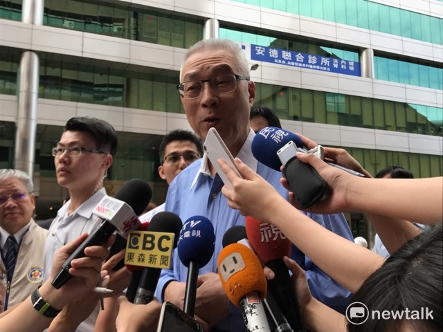 回應台大政治系教授張亞中的「軟弱」說，吳敦義表示「合理的規範是必要的」。 圖 : 周煊惠/攝