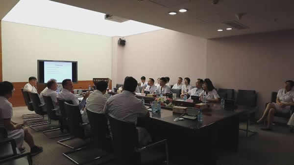 中國異議入士劉曉波，近日病況受到國際關注，保外就醫在中國瀋陽中國醫科大學附屬第一醫院治療，醫院近日幾乎每天在醫院官網5個病情通報，告知外界劉的病情和醫療團隊的報告。圖為醫療團隊會診開會 圖:翻攝自中國瀋陽中國醫科大學附屬第一醫院官網
