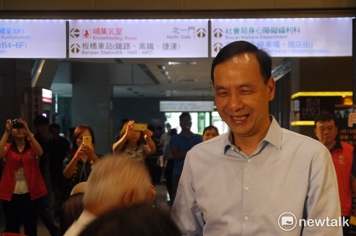 新北市長朱立倫表示，選舉是明年的事情，現在談還言之過早。 圖：鍾孟軒/攝