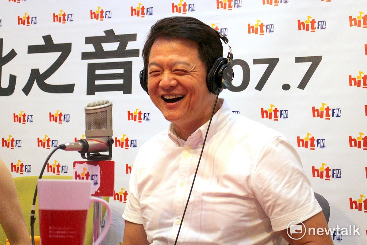 周錫瑋今（10）天上午接受電台專訪時提到，在擔任台北縣長時與時任行政院長的吳敦義關係並不好，2010年底周退出政壇後，才慢慢與吳建立友誼。 圖：HitFm台北之音/提供