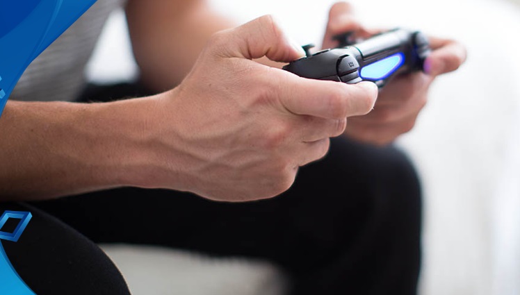 PS4 Pro推出至今都只有經典黑色配色，現在終於有機會穿新衣。 圖：翻攝自SONY