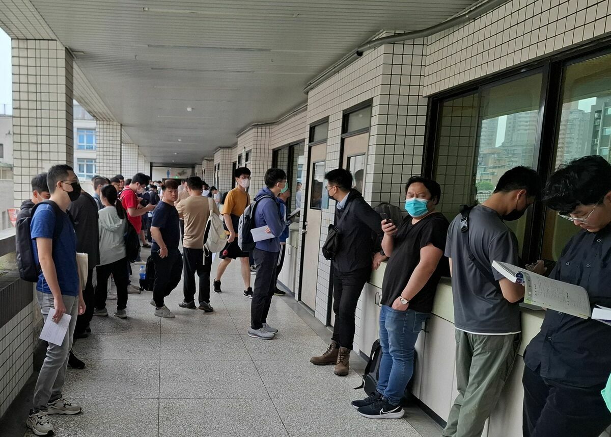 台電 2024 新進僱用人員甄試今日（ 12 日）登場，分別於台北、台中、高雄、花蓮 4 地共 11 個考場舉行，有近 1.5 萬人報名。 圖/台電提供