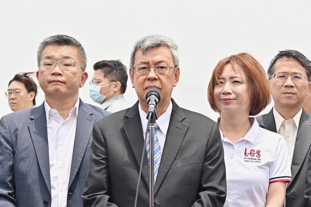 對於台中市警方最近風紀事件頻傳，陳建仁說：「對於這一些違反風紀的個案，我想我們感到相當的痛心。」 圖：行政院中辦/提供