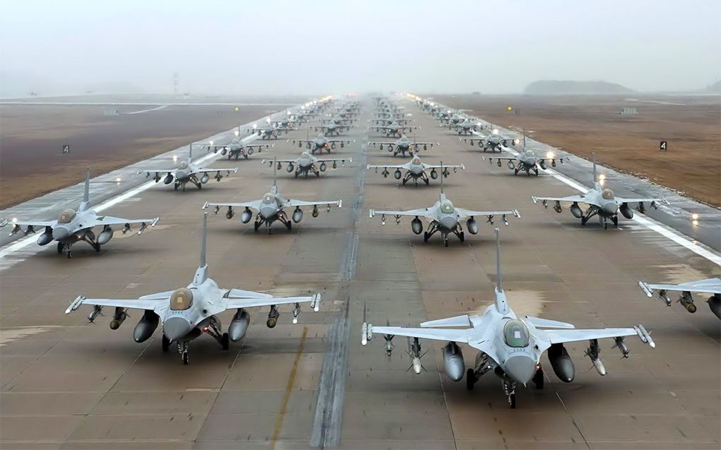 丹麥將援助烏克蘭 19 架 F-16 戰鬥機 圖：翻攝自 NEXTA Ｘ（前推特）帳號