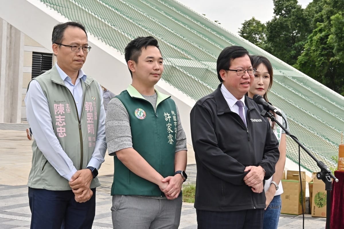 鄭文燦表示，為了政治和諧，他願意主動撤告朱立倫。 圖：行政院提供