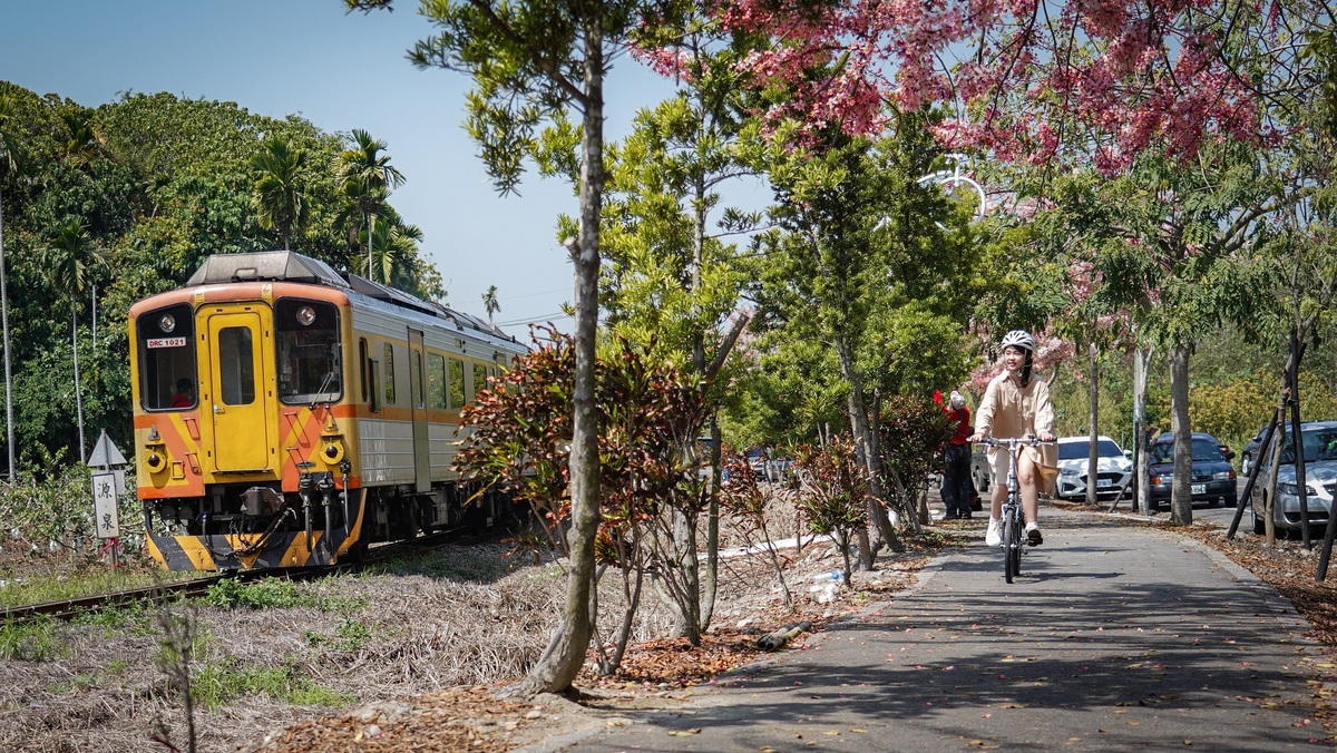 八卦山的卦山三鐵路線，還能到二水自行車道體驗追火車的快感。 圖：參山處/提供