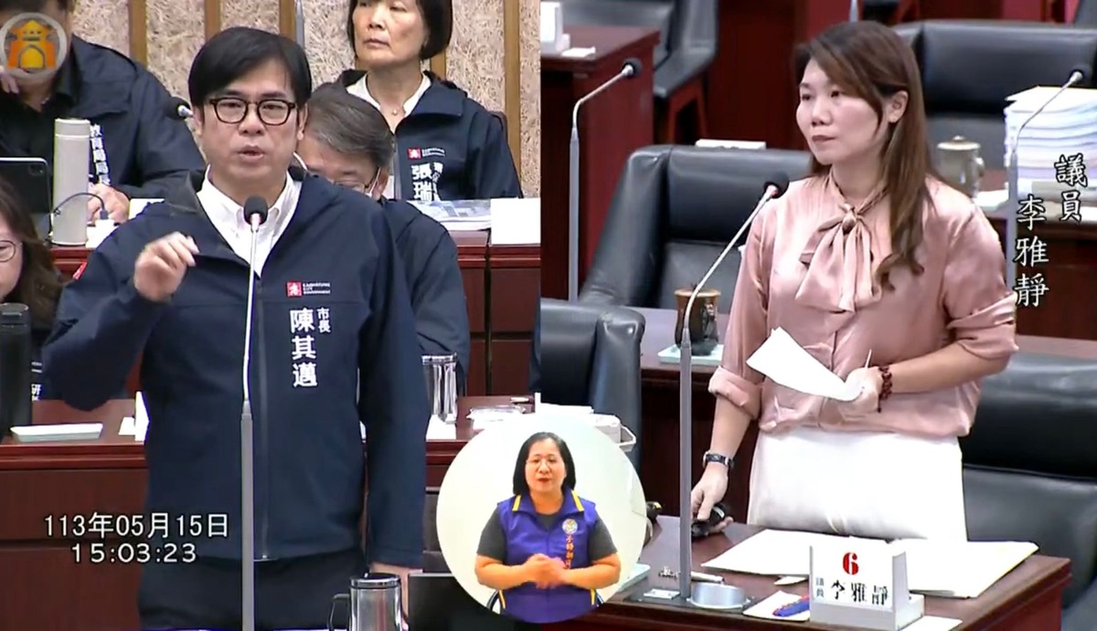 李雅靜(右)表示無法接受市府對澄清湖棒球場鐵條事件的調查報告。 圖：李雅靜服務處/提供（資料照）
