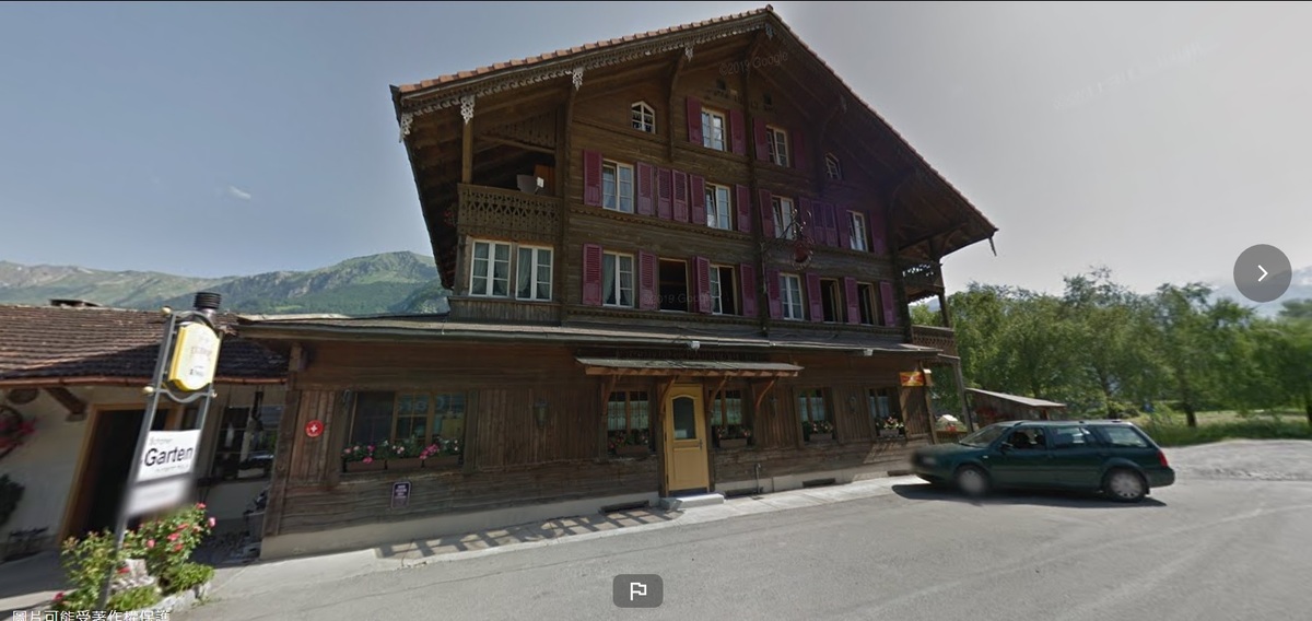 瑞士阿爾卑斯山下的小旅館古色古香，卻沒想到捲入間諜風暴。 圖：翻攝自Google街景服務