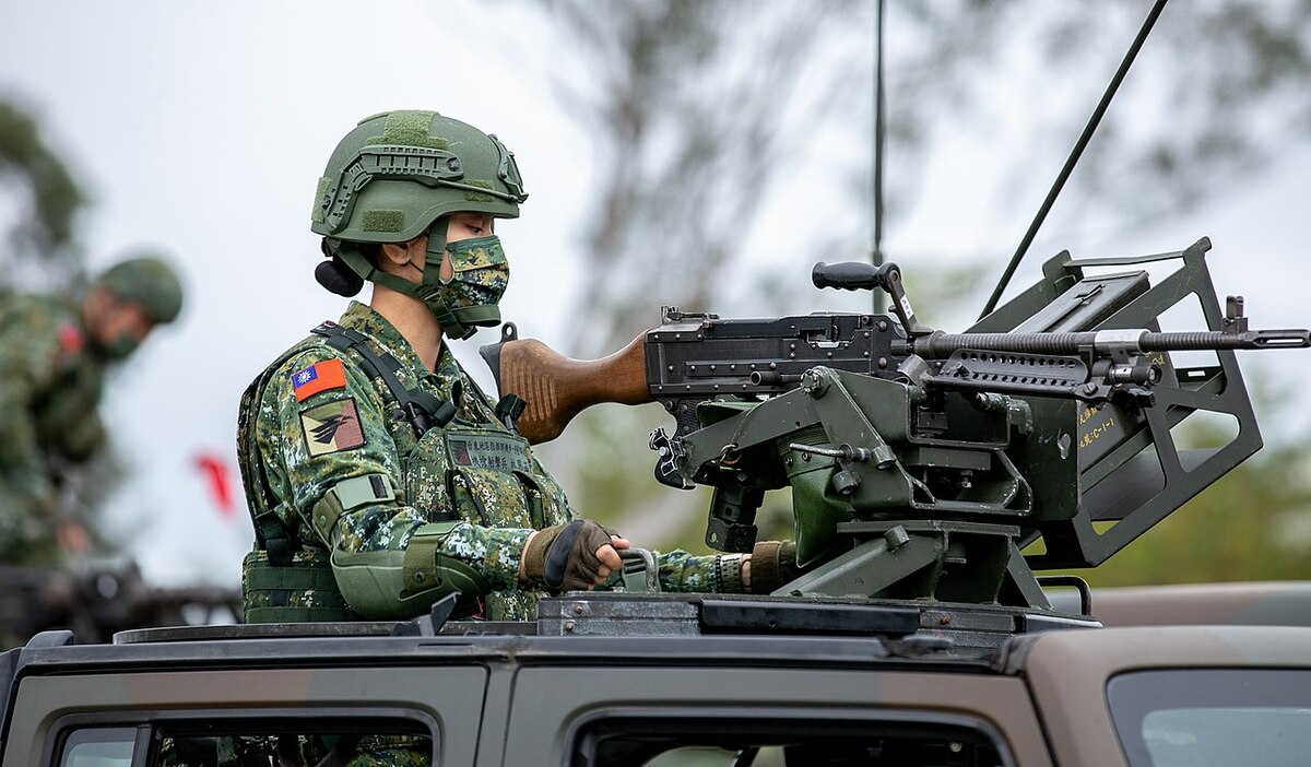 陸軍輕型戰術輪車上固定的T74排用機槍。圖為2022年總統春節勗勉陸軍台東地區指揮部校閱部隊。  圖：總統府提供(資料照片)