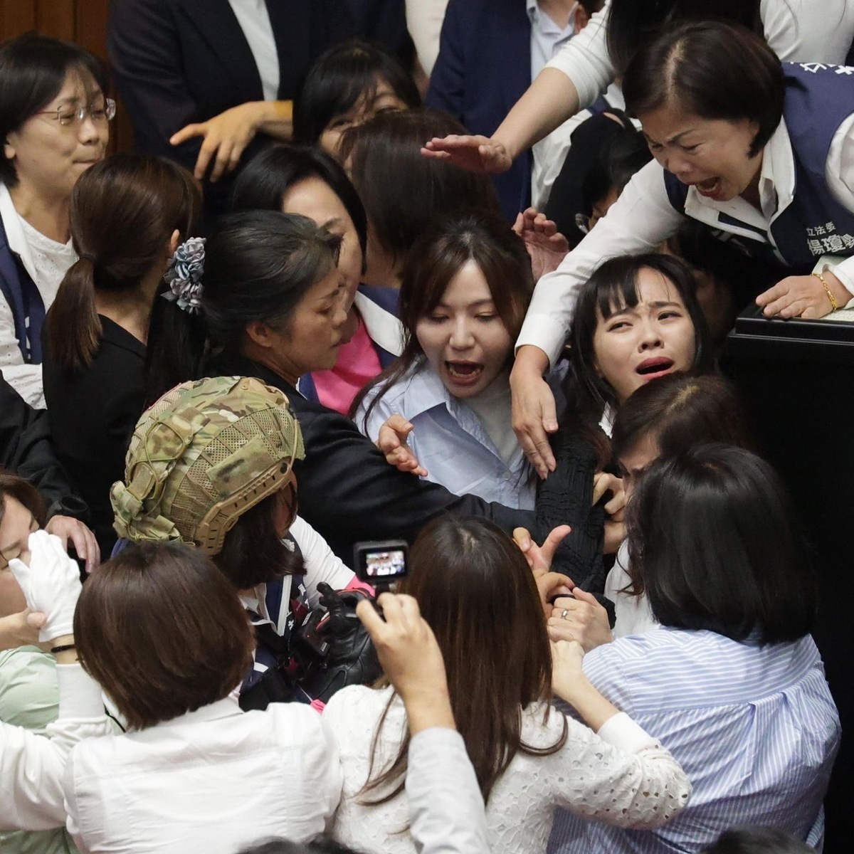 民進黨立委黃捷指控藍委陳玉珍對她像大蟒蛇看到獵物。 圖：立法委員黃捷辦公室提供