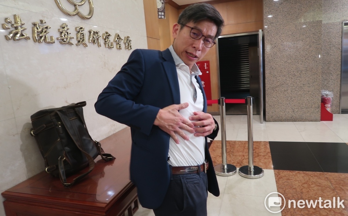 飛撲陳菁徽後 鍾佳濱也受傷：撞上椅子扶手 肋骨受傷