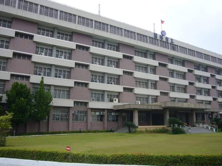 111年8月退場停招的國際商工舊址，將成為中山大學醫學院預定地。 圖：攝攝臉書