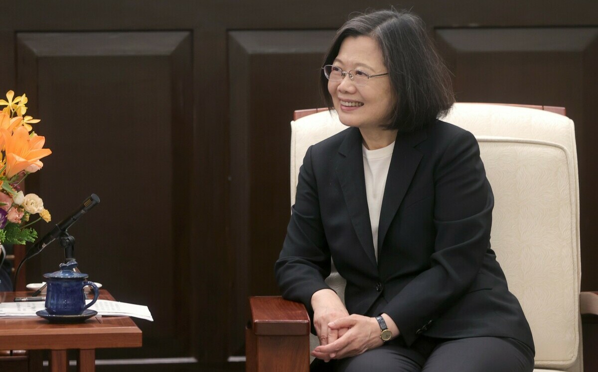 英訪團抵台慶賀520 「倫敦政經學院盼表彰蔡英文」