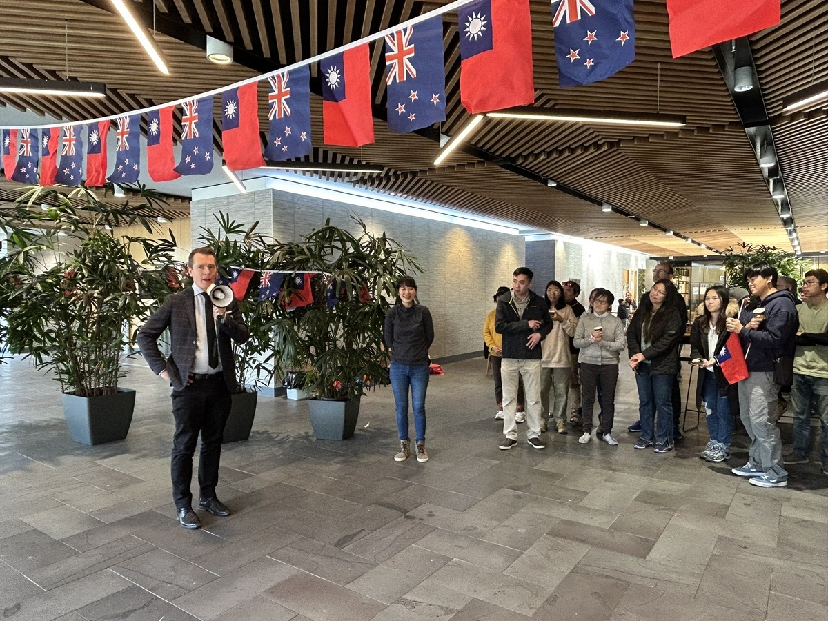 紐西蘭國會衛生委員會副主席Hamish Campbell在茶會致詞，以具體行動表達支持台灣參與WHO。 圖：駐紐西蘭代表處/提供