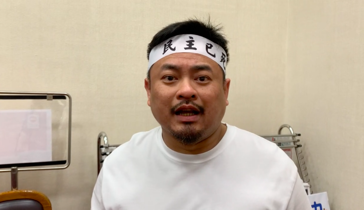 立法院長韓國瑜宣布不再清點議場人數，洪申翰怒批：這算什麼民主。 圖：翻攝自洪申翰提供影片