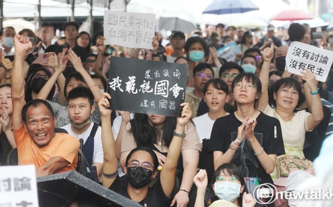 力挺街頭抗議民眾 濟南教會開放民眾躲雨、發千份晚餐