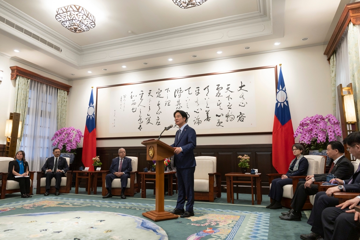 賴清德接見瓜地馬拉外交部長馬丁涅茲（Carlos Ramiro Martínez）所率訪團一行。 圖：總統府提供