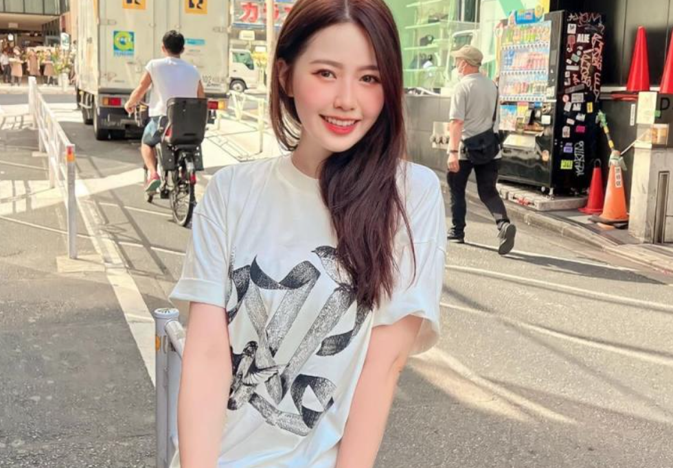 夏筠婷近期被爆出曾是成人平台SWAG的直播主。對此，夏筠婷承認確實加入過SWAG，但表示直播沒有限制級內容。 圖：翻攝自夏筠婷IG