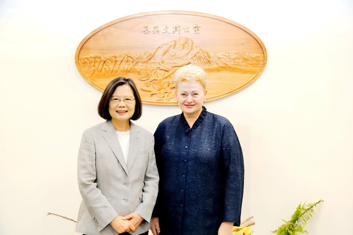前總統蔡英文在卸任辦公室與立陶宛前總統葛寶斯凱德會面。 圖：翻攝自蔡英文Ｘ社群