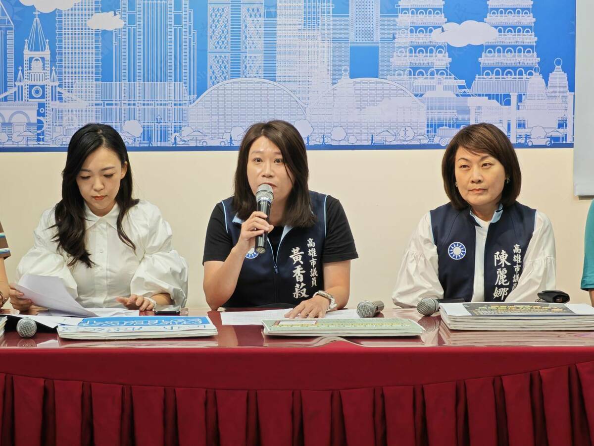 黃香菽(中)批民進黨的國會改革論述禁不起檢驗。 圖：國民黨高市議會黨團/提供