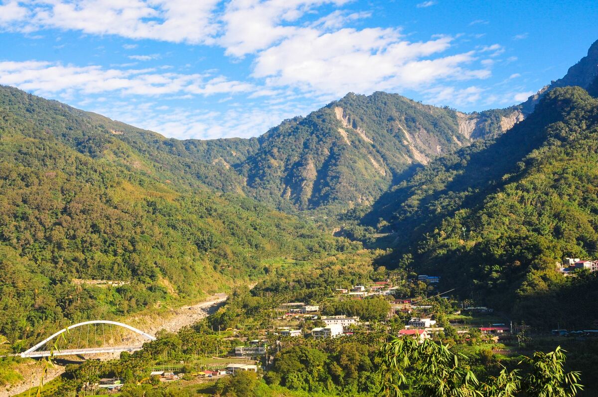 去嘉義阿里山不只可以賞日出雲海，還有一處隱藏在嘉義、雲林、台南交界處的神秘秘境「豐山村」。 圖：翻攝自嘉義縣文化觀光局官網