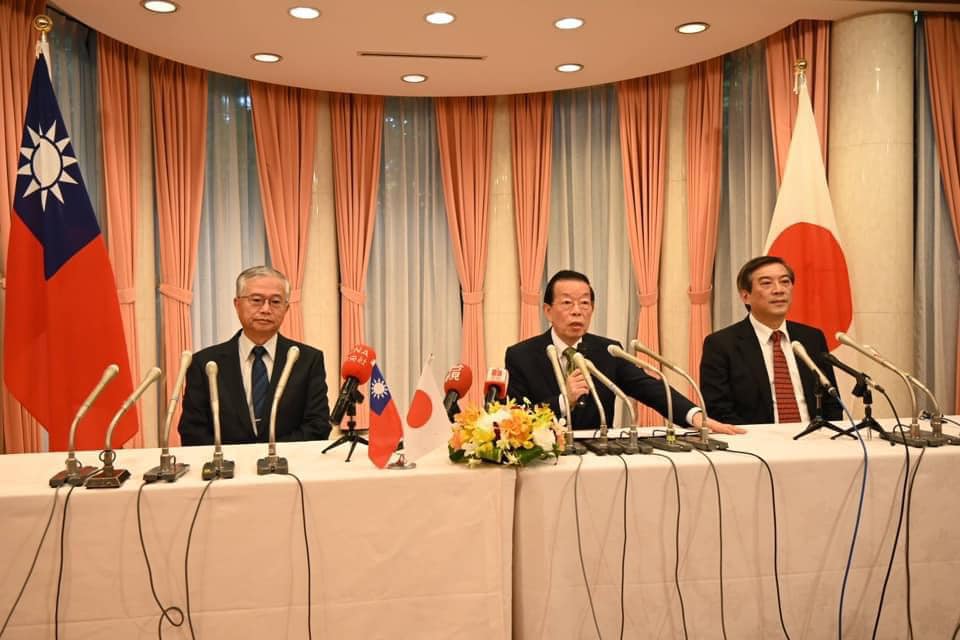 駐日代表謝長廷在今日招開記者會表示強烈反對的立場，呼籲國際社會對中國的行為進行譴責和制止。 圖 : 翻攝自謝長廷臉書