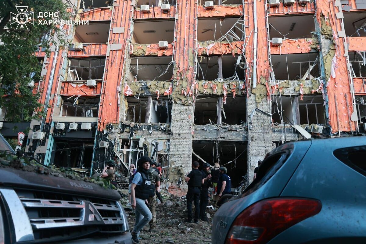 俄羅斯空襲烏東城市哈爾科夫（Kharkiv）一間五金賣場，造成至少6人死亡、40人受傷， 圖 : 翻攝自澤連斯基（Volodymyr Zelenskyy）臉書粉專