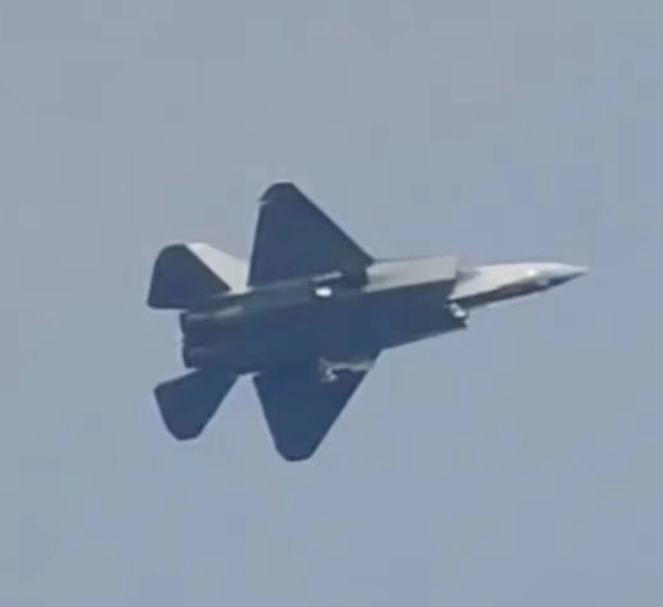 中國殲-31 隱形戰機近期現身。 圖：翻攝自河東三叔