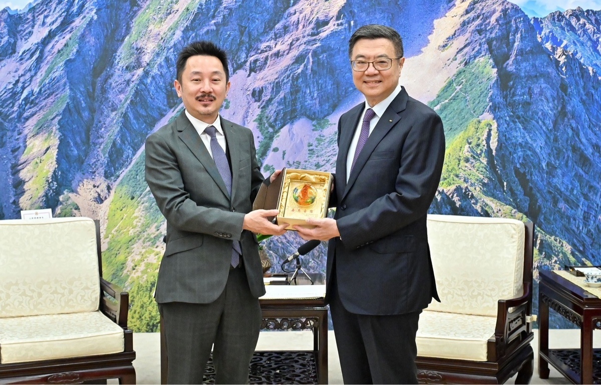 行政院長卓榮泰(右)27日上午接見北美洲台灣商會聯合總會。 圖：行政院/提供