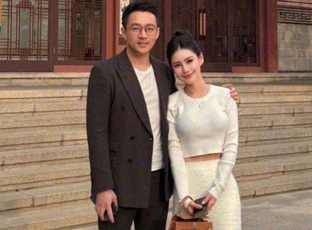 汪小菲（左）預計本月將與新妻子馬筱梅在北京舉辦婚禮。 圖：翻攝自汪小菲微博