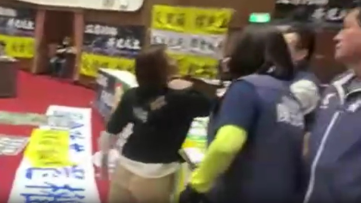 被邱議瑩嗆聲呼巴掌 羅智強：研擬後續法律處理
