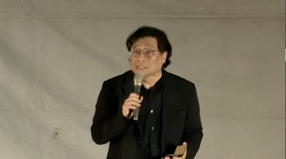 中央研究院台灣史研究所副研究員吳叡人。 圖：翻攝經濟民主連合YouTube直播