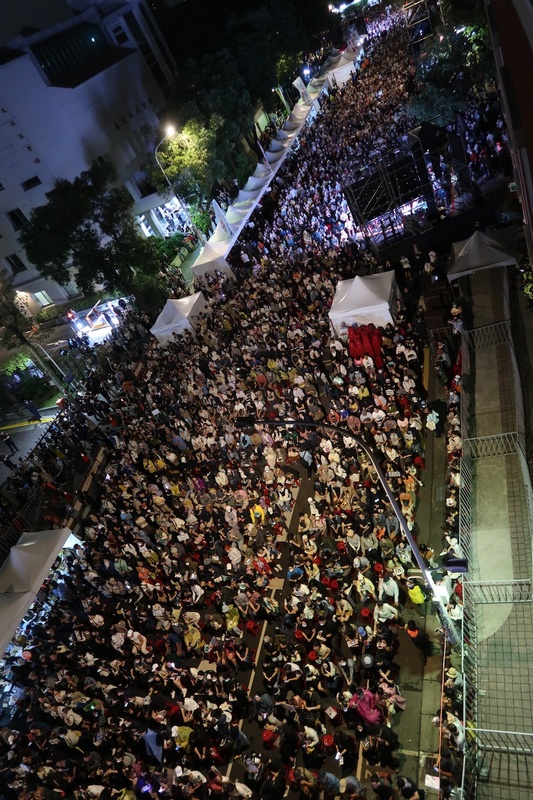 528晚間民眾踴躍聚集立法院會抗議國會擴權，民眾超過7萬人。 圖：林朝億/攝