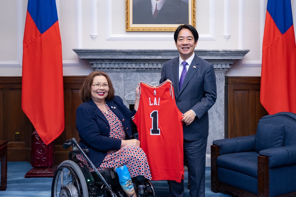 總統賴清德接見美國參議員達克沃絲（Tammy Duckworth）跨黨派訪問團。 圖：總統府提供