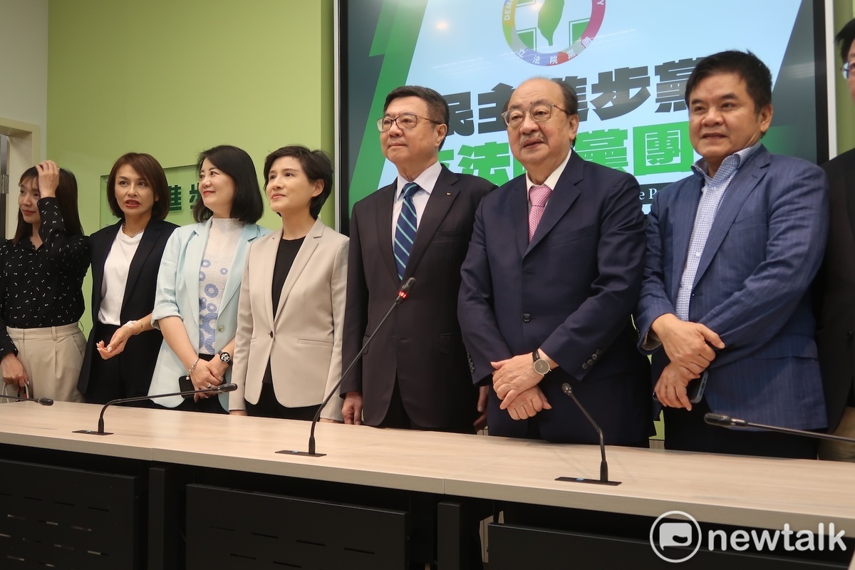 行政院長卓榮泰、副院長鄭麗君的人29日拜會立法院民進黨團 圖：林朝億/攝