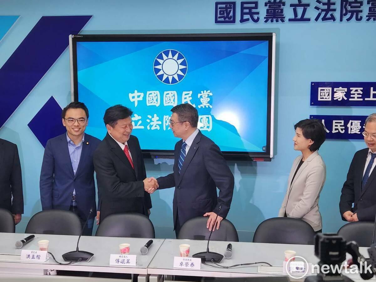 行政院長卓榮泰、副院長鄭麗君等人拜會國民黨團。 圖：黃建豪/攝