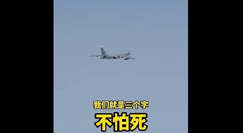解放軍飛行員分享自己與外國軍機對峙經驗時，宣稱自己「不怕死」，但卻被中國網友吐槽，稱「與怕不怕死沒有任何關係」。 圖：翻攝自 央視軍事