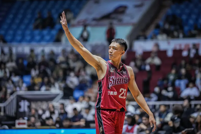 ▲P.League 今（1）日公布首波自由球員名單，效力於高雄鋼鐵人的球員施晉堯、陳冠全合約到期成為自由球員。（圖／鋼鐵人提供）