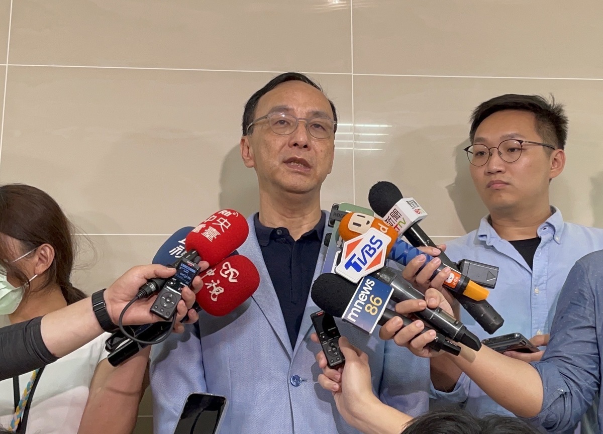 朱立倫認為政府應負起責任緩解兩岸緊張關係，或讓兩岸經貿重上談判桌談一談。 圖：國民黨/提供