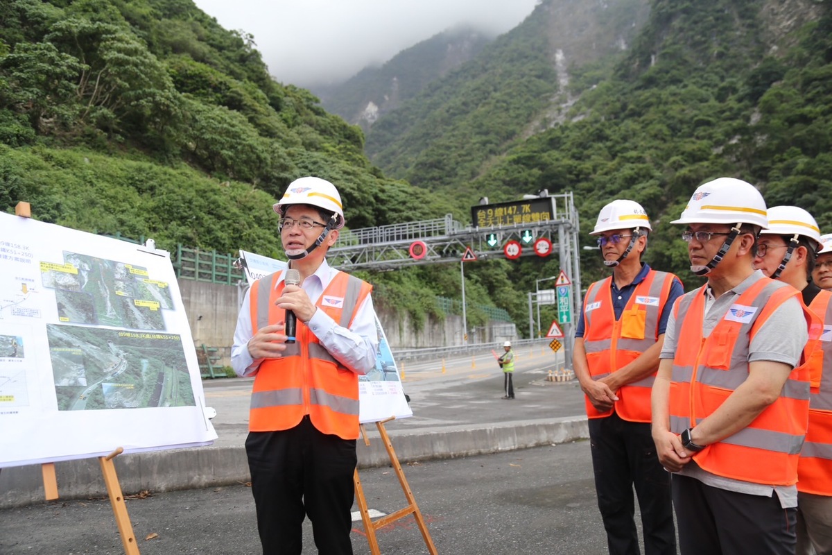 台9線158.3k邊坡短中長期復建規劃。 圖：交通部／提供