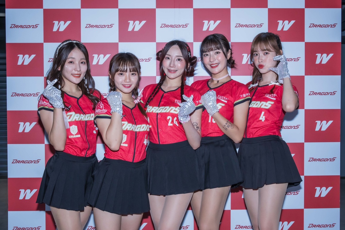 （由左至右）小龍女張晴、詩雅、沛沛、口水、芮妮，為你應援打氣，贏得每一天的勝利。 圖：莉奈享務所提供