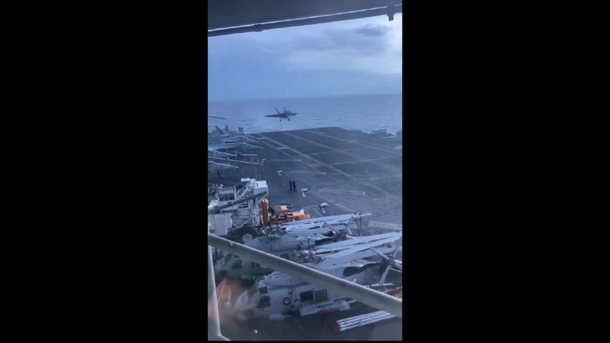 艾森豪威爾號航空母艦的艦長也發佈了一段影片，證實該航空母艦目前運作和操作正常。 圖 : 翻攝自影片