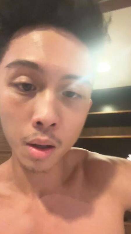 孫安佐裸上身直播 圖：翻攝自孫安佐IG直播