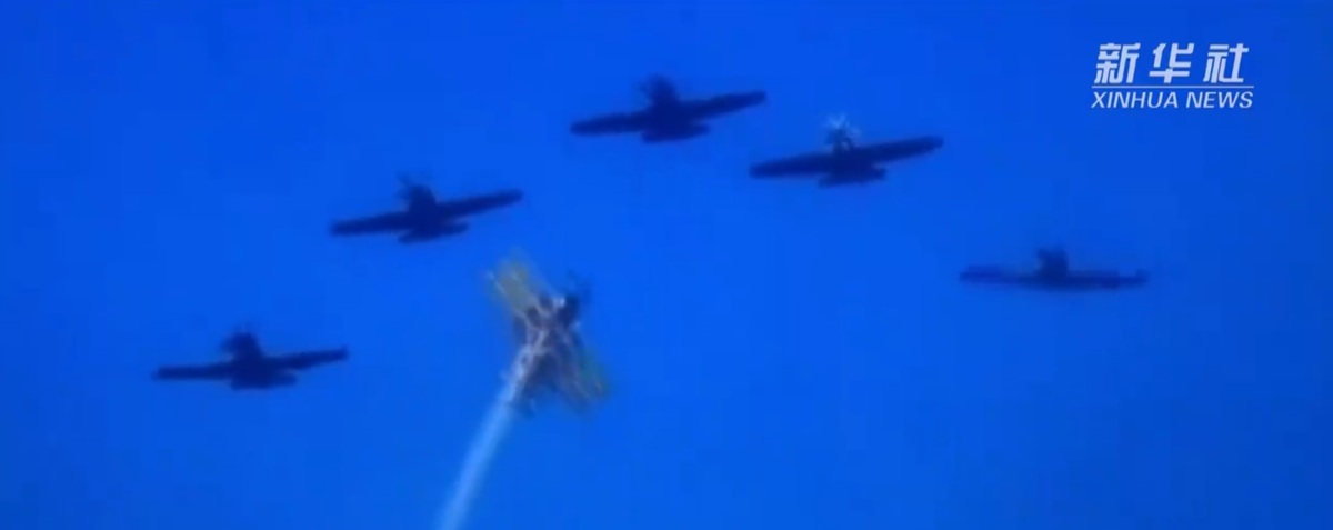 葡萄牙南部貝雅空軍基地舉行的航空展上，2 架飛機發生空中相撞事故，導致 1 人死亡、1 人受傷。 圖：翻攝自新華網