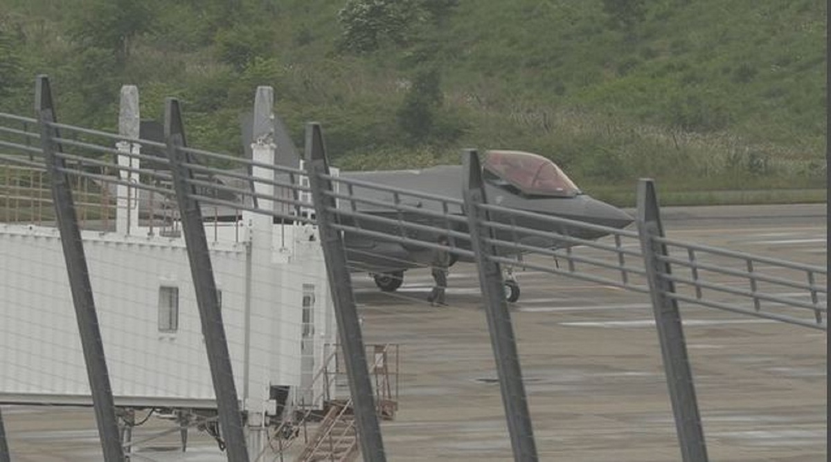 日本航空自衛隊3日傳出2架F-35A戰機相繼在青森機場(青森市)緊急迫降。 圖：翻攝「X」@SiharumiZ