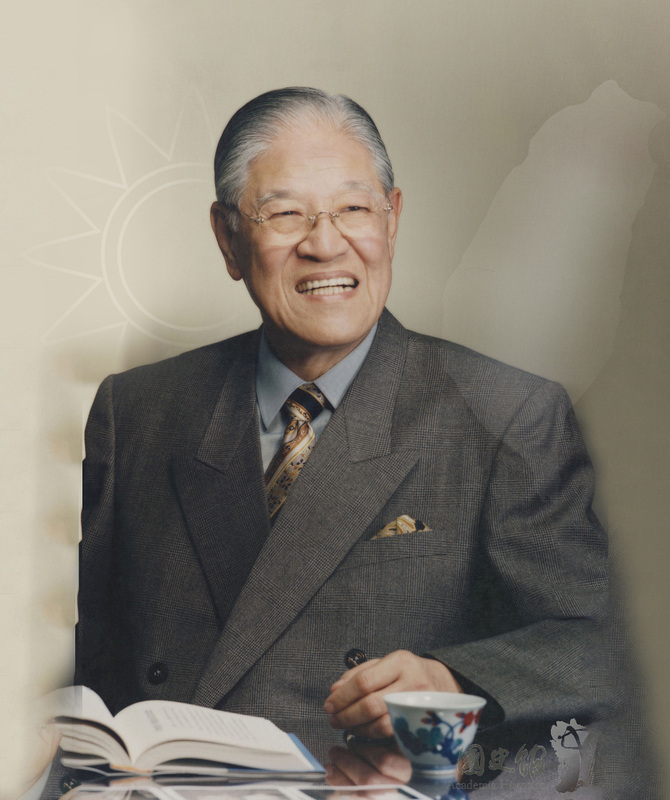 前總統李登輝致力推動民主自由，1989年六四中共血腥鎮壓當晚，他被爆守在電視機前一夜未眠，後來不惜與獨裁中共決裂。 圖：翻攝自國史館