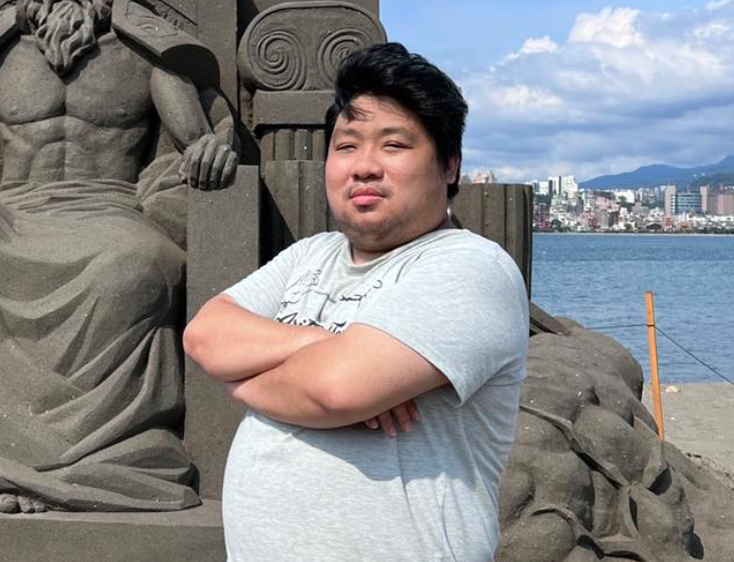 統神先前捲入失言風波，除了被12家廠商切割外，YouTube頻道「統晨大戲院」也遭到移除。 圖：翻攝自統神IG