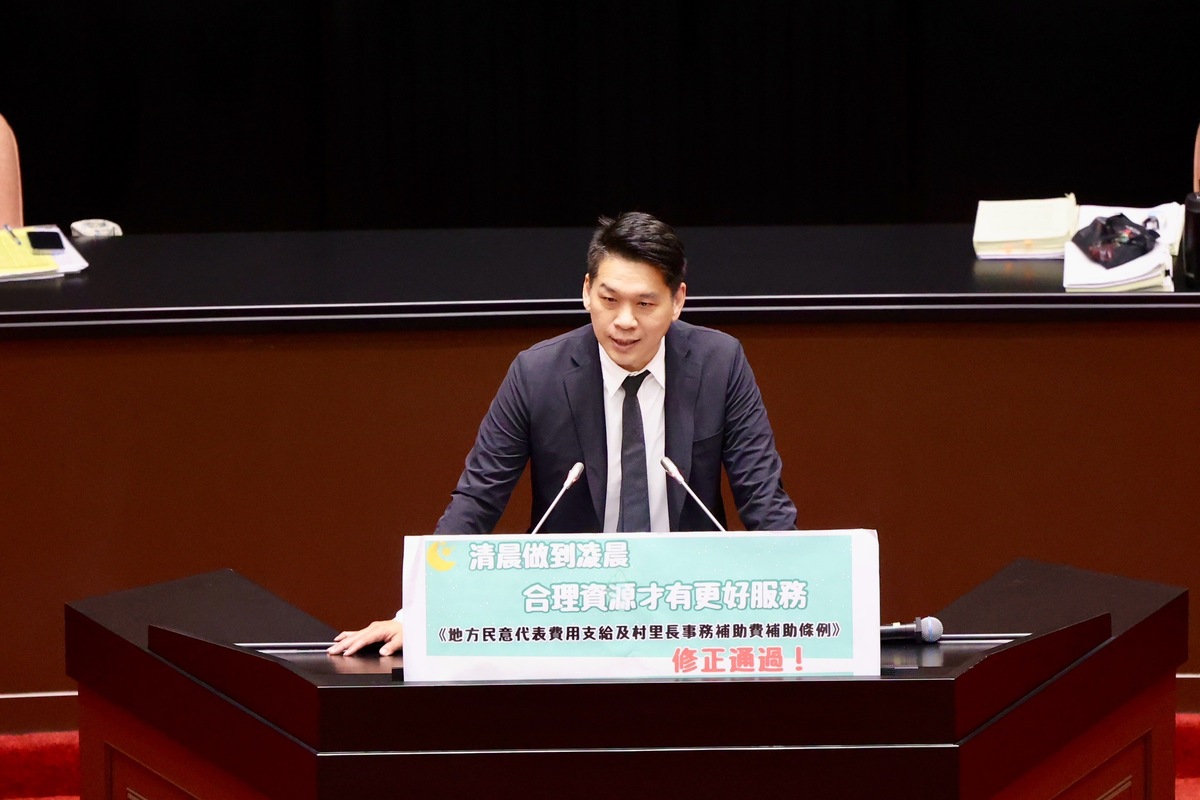 李柏毅力挺村里長年終、地方民代助理費調升三讀通過。 圖：李柏毅服務處/提供