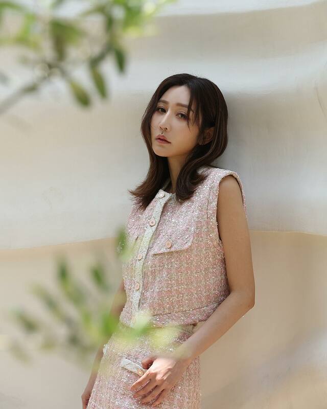 曾莞婷接下TVBS全新節目《小姐姐請回答》的主持棒，將跨界成為談話性節目主持人。 圖：取自曾莞婷臉書